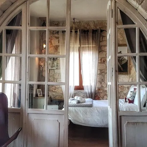 Luxurious Stone House in Elani, hotel v destinácii Siviri