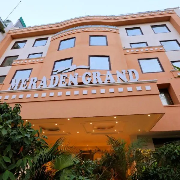 Hotel Meraden Grand, hôtel à Varanasi