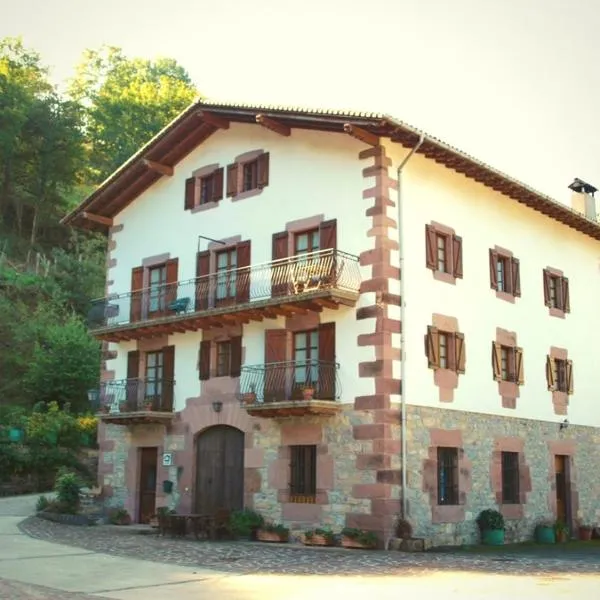 Olazahar, hotel in Donamaría