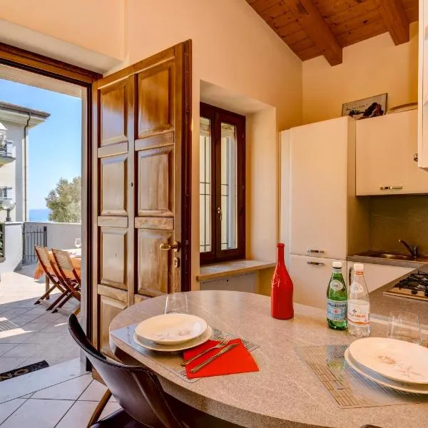 Catullo Apartments Sirmione, hotel in Sirmione