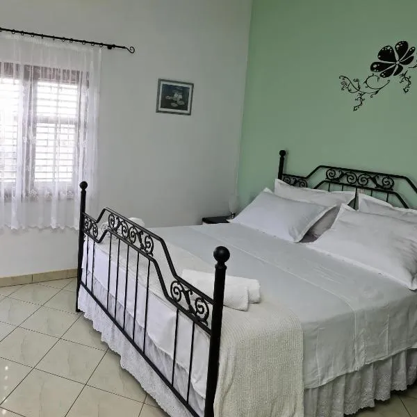 Apartments IDA Sucuraj, hotel v destinaci Sućuraj