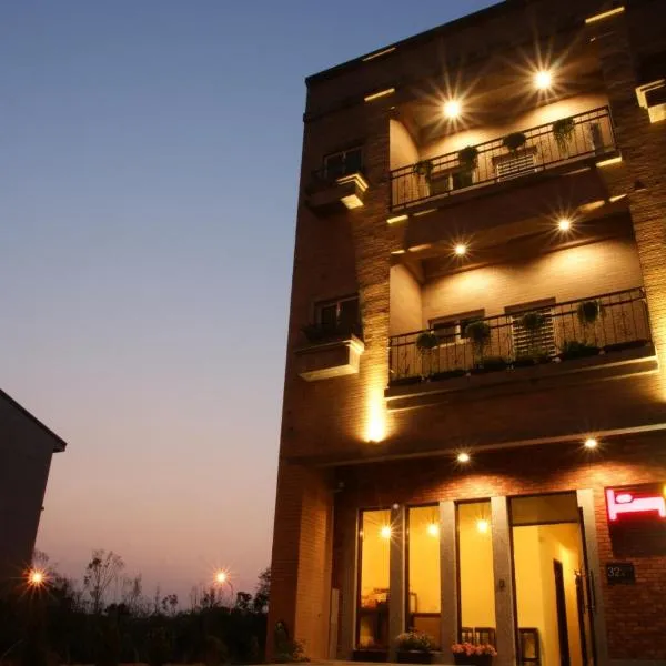 Douzi Hotel-Xpark. Gloria Outlets. Taoyuan MRT, hotel v destinaci Dayuan