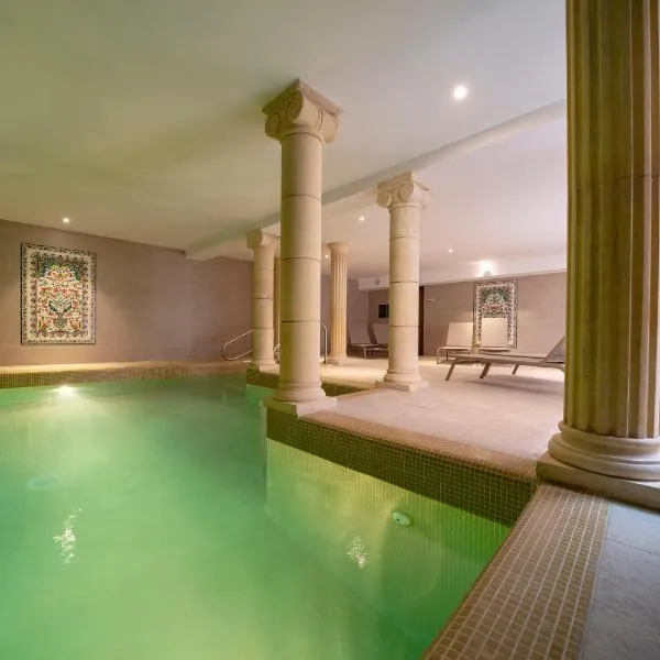 Hotel Majestic Alsace - Strasbourg Nord, hotel v destinaci Niederbronn-les-Bains