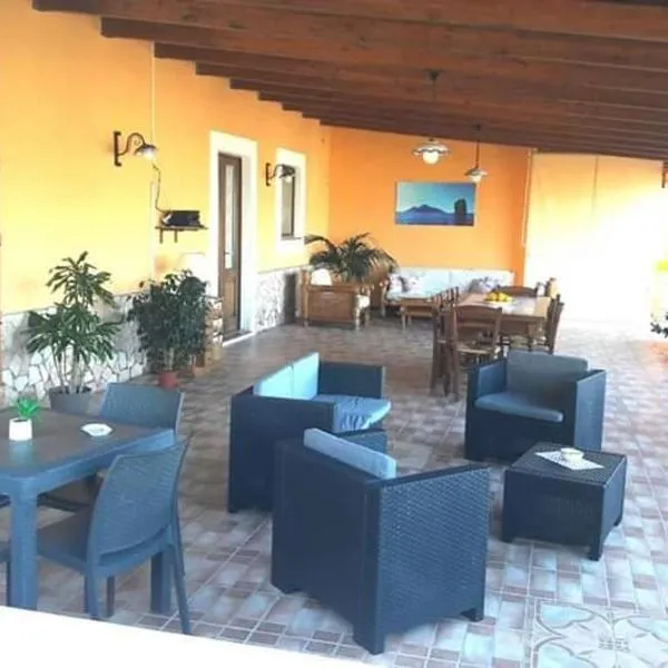 Case Vacanze Villa Lory: Malfa'da bir otel