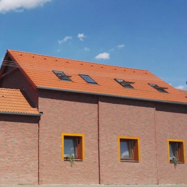 Ubytování v soukromí Opolany u Poděbrad, hotel in Opolany