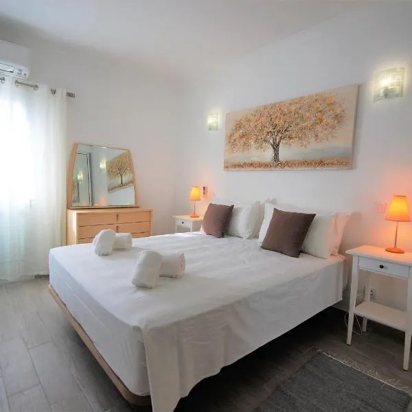 Apartment MargemSul - Pool - Beach - Free Wifi - Air Con, khách sạn ở Albufeira