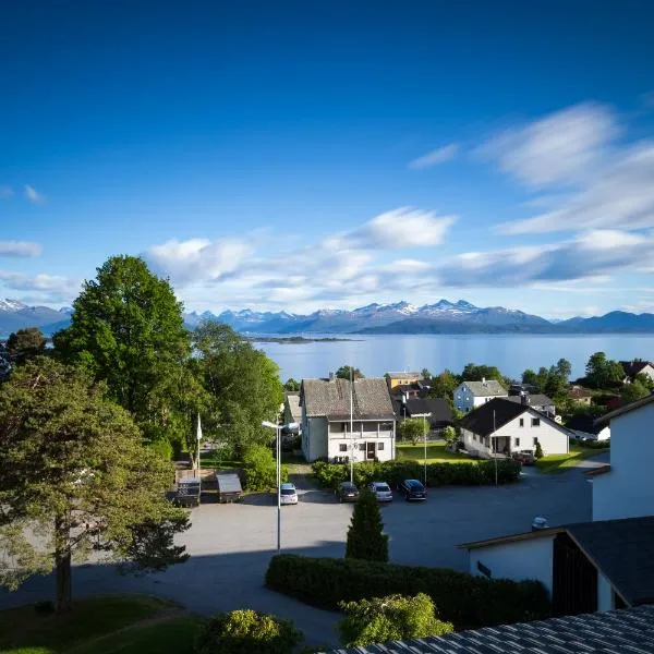 Molde Vandrerhjem Hostel, hotel in Vestnes