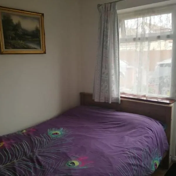Rest room near to Heathrow Airport, hotel in Ashford