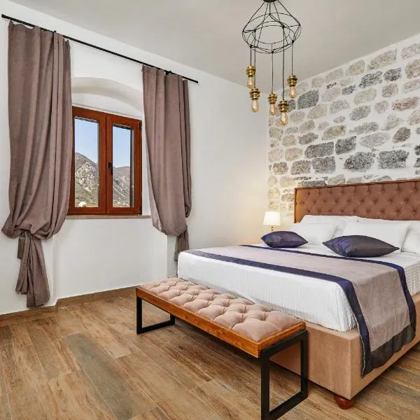 Three Dots by Todorovic Family: Tivat şehrinde bir otel