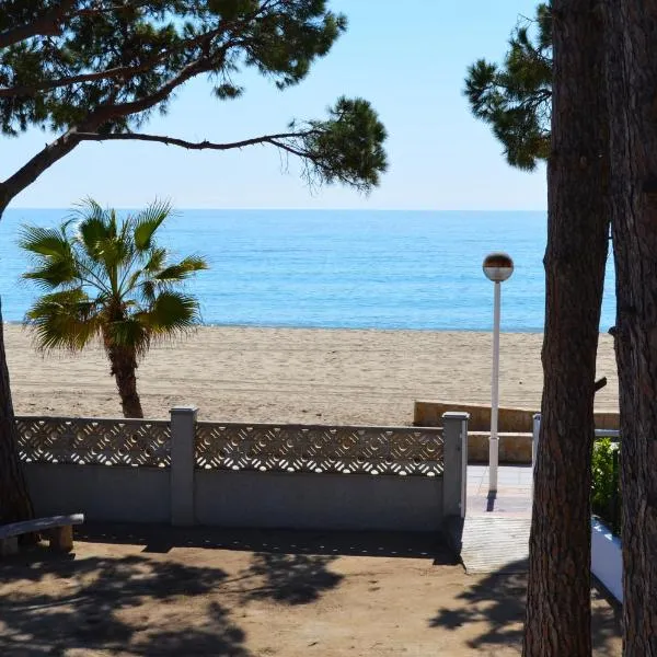 La Torre - Villa Rosamar Beach, Hotel in Cambrils