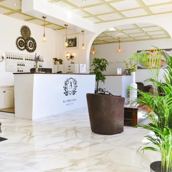 Hôtel les Arbousiers – hotel w Calvi