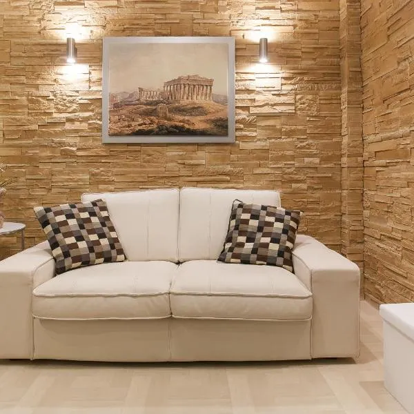 Pretty rooms with shared bathroom in Gold and Blue apartment in safe central area, hotel v Aténách