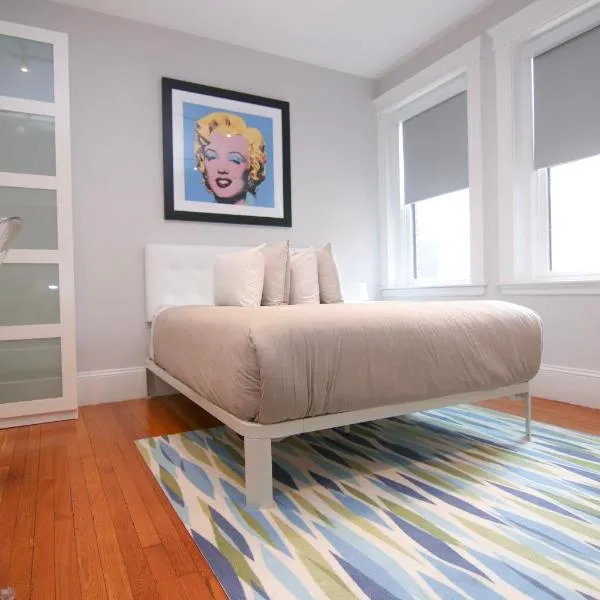A Stylish Stay w/ a Queen Bed, Heated Floors.. #11, hotell i Brookline