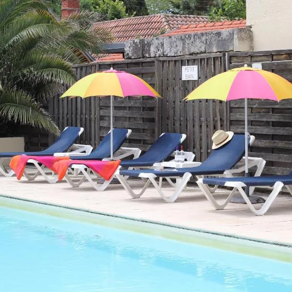 Hôtel Le Dauphin – hotel w Arcachon