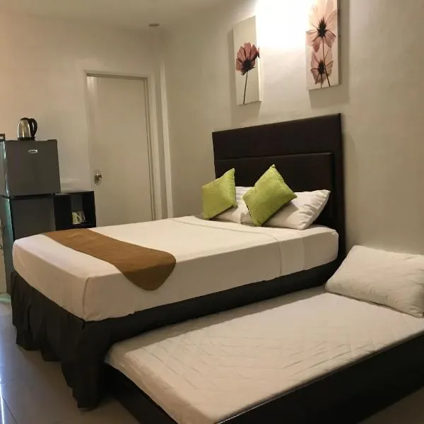 The Blanket Hotel Restaurant & Coffee, hotel v destinaci Ilagan
