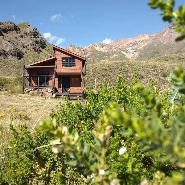 Tierras Bayas Mountain Refuge, hotel v destinaci Los Cipreses