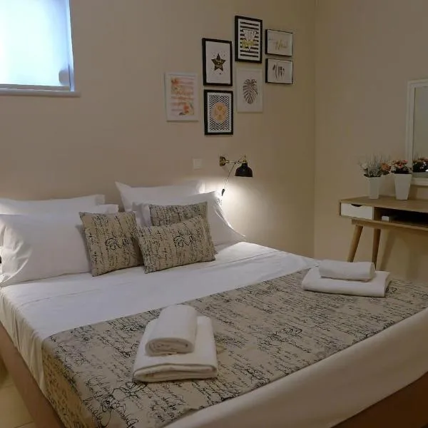 Maria & Manos Guest House, Agios Onoufrios beach, hôtel à Agios Onoufrios