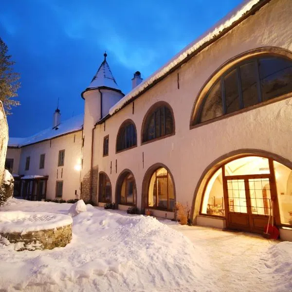 Chateau GrandCastle, hotel in Malužiná