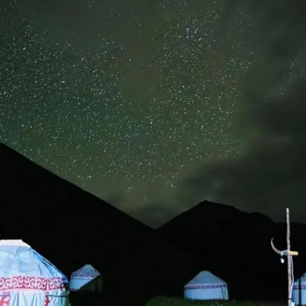 Teploklyuchenka에 위치한 호텔 Eco Yurt Camp Arashan