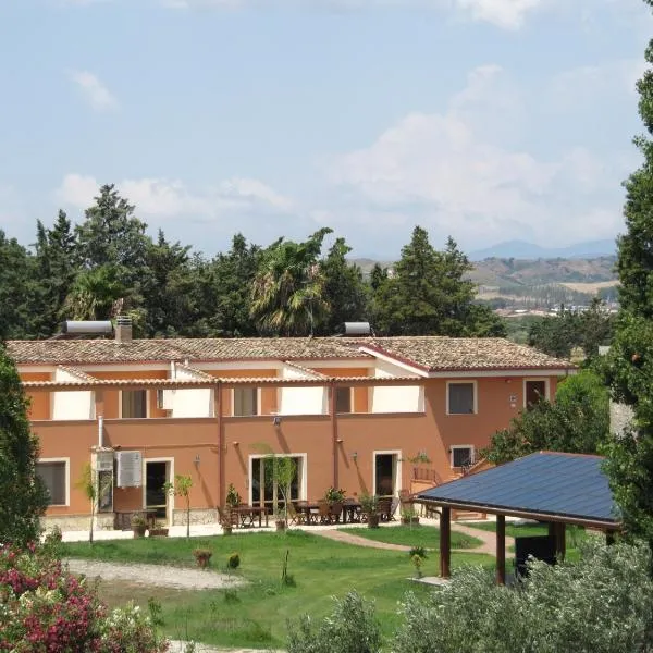 Agriturismo Torre Del Golfo, hotel em Cropani