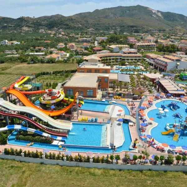 Caretta Beach Resort & WaterPark, hotell i Kalamaki
