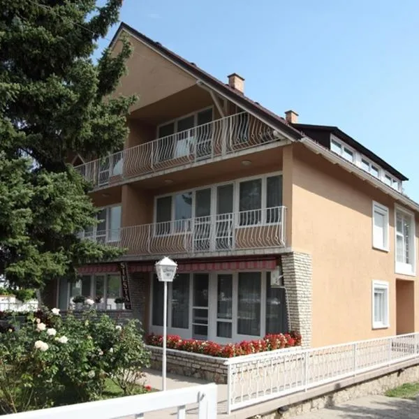 Siesta Apartmanház Balatonfüred, hotel v destinaci Balatonfüred