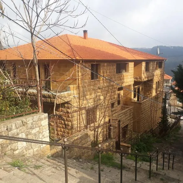 Suiteness Deir el qamar, hotell i Jezzîne