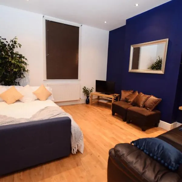 Perfect for Uni and City Stays - Modern 2-Bed with Parking, hotel v destinaci Derby