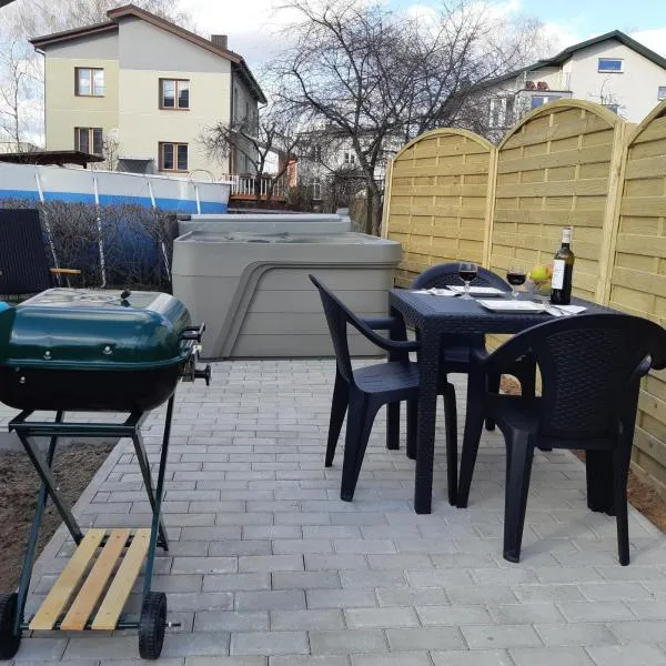 Apartments with outdoor SPA jacuzzi and sauna, hotel v destinaci Vilnius