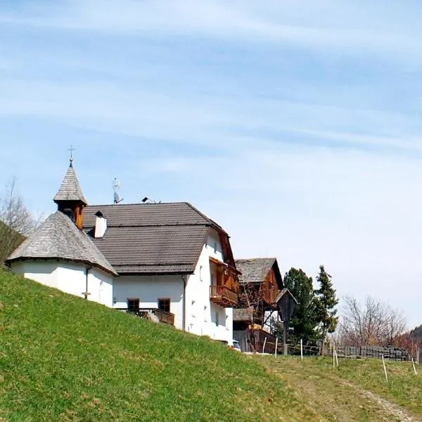 Berggasthof Trattes, hotel v destinaci Valdaora