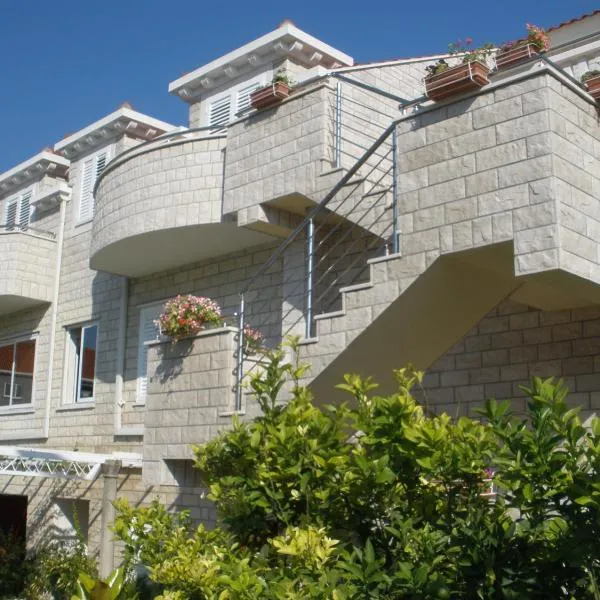 Apartments Sunce, hotel v Mlini