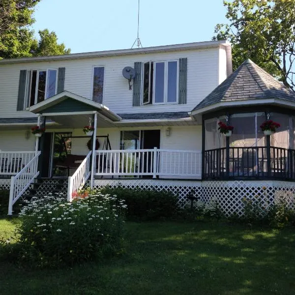 Le Reflet de la Rivière B&B: Weedon-Centre şehrinde bir otel