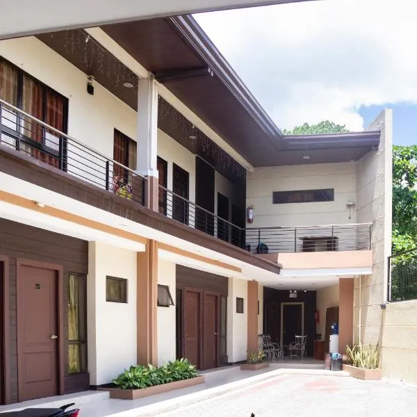 OYO 153 Espacio de Clarita Hometel: Davao City şehrinde bir otel
