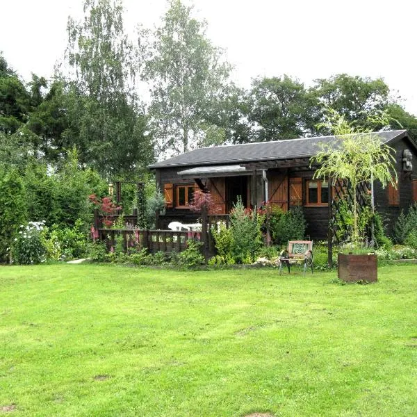 Chalet à fleur de rêve, hotel in Maroilles