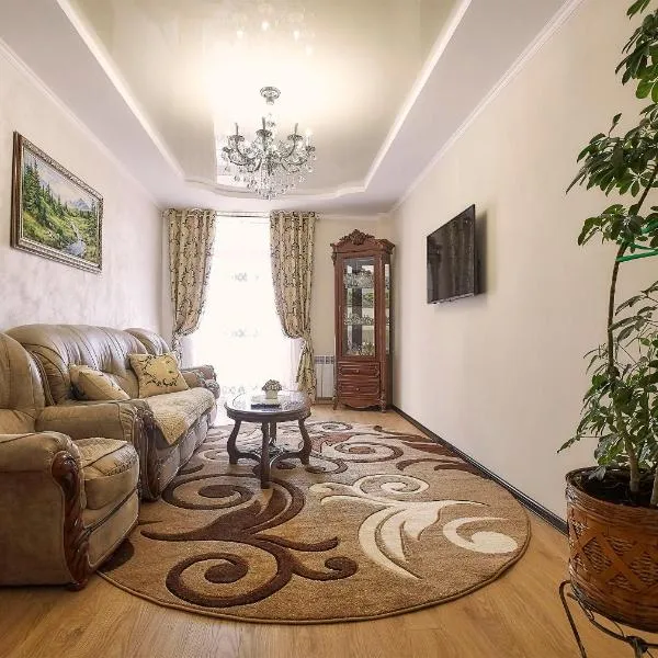 Luxury Apartament 2, hotel a Truskavec'