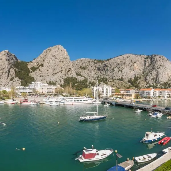 Mary, hotel in Omiš