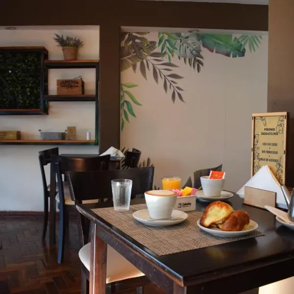 Hotel La Gran Manzana, hotel v mestu Puerto Iguazú