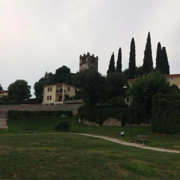 Locazione Turistica Lea, hotel Castelnuovo del Gardában