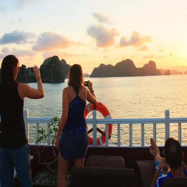 Royal Palace Cruise, hotel in Ha Long