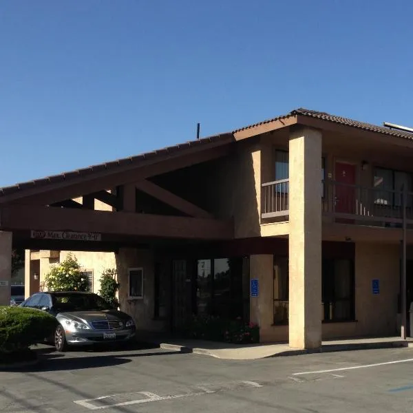 Motel 6 Soledad, CA, khách sạn ở Greenfield