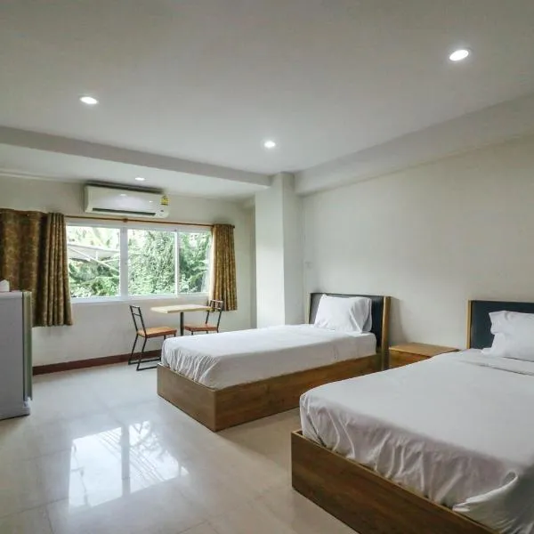 DD Place, hotel em Suphan Buri