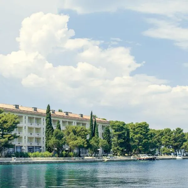 Brijuni Rooms Karmen – hotel w Fažanie