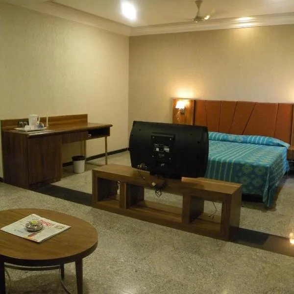 Nasiklub, hotel in Nashik