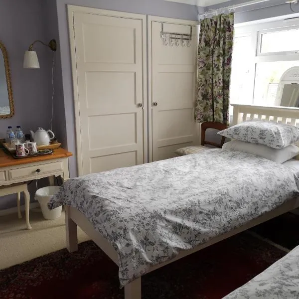 UPTHEDOWNS B&B, hotel v destinaci Sevenoaks