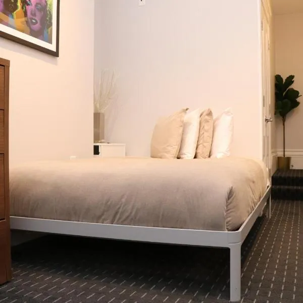 Charming & Stylish Studio on Beacon Hill #3, khách sạn ở Boston
