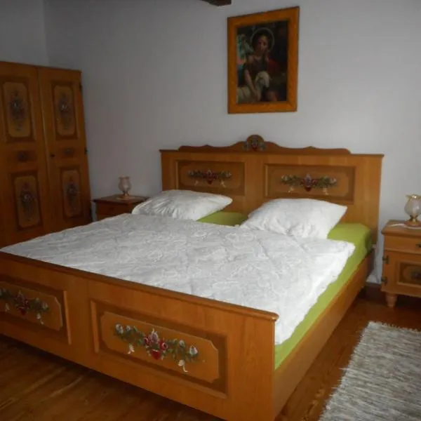 Slovácká chalupa – hotel w mieście Ratíškovice