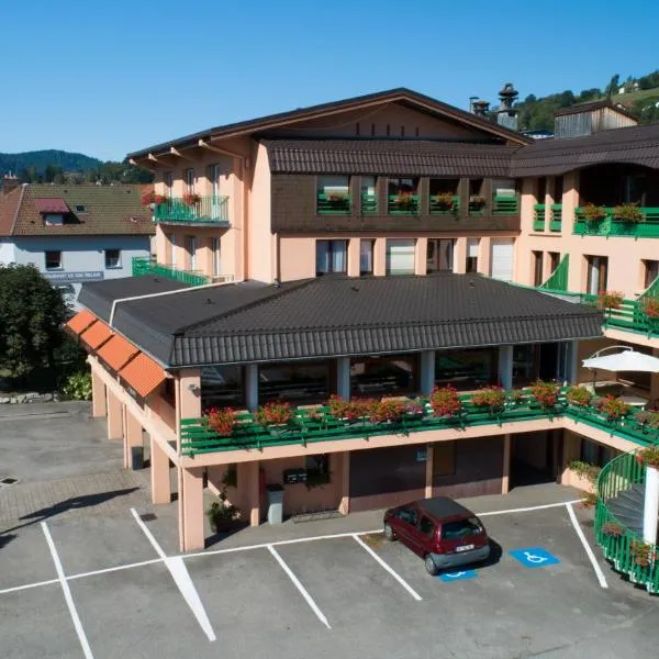 Hotel De La Route Verte, hôtel à Corcieux