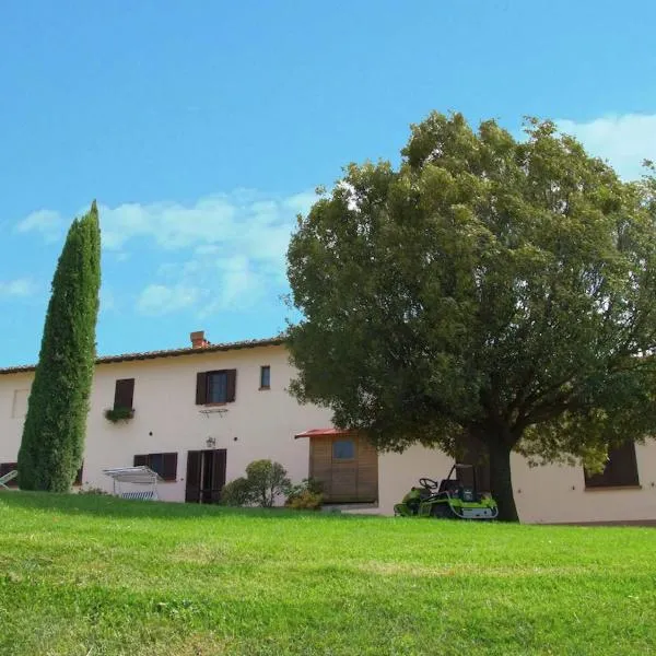 Spacious Farmhouse in Pienza with Swimming Pool, hotel in Contignano