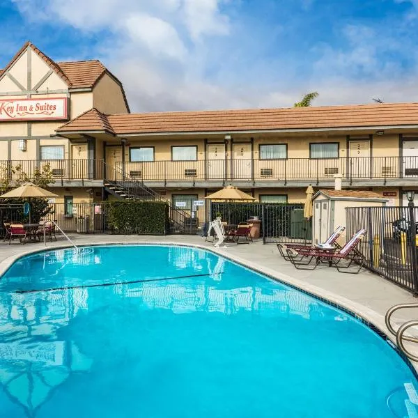 Key Inn and Suites, hotel di Panorama Heights