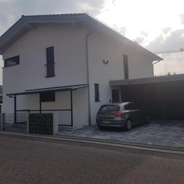 에텐하임에 위치한 호텔 FeWo bei Alex